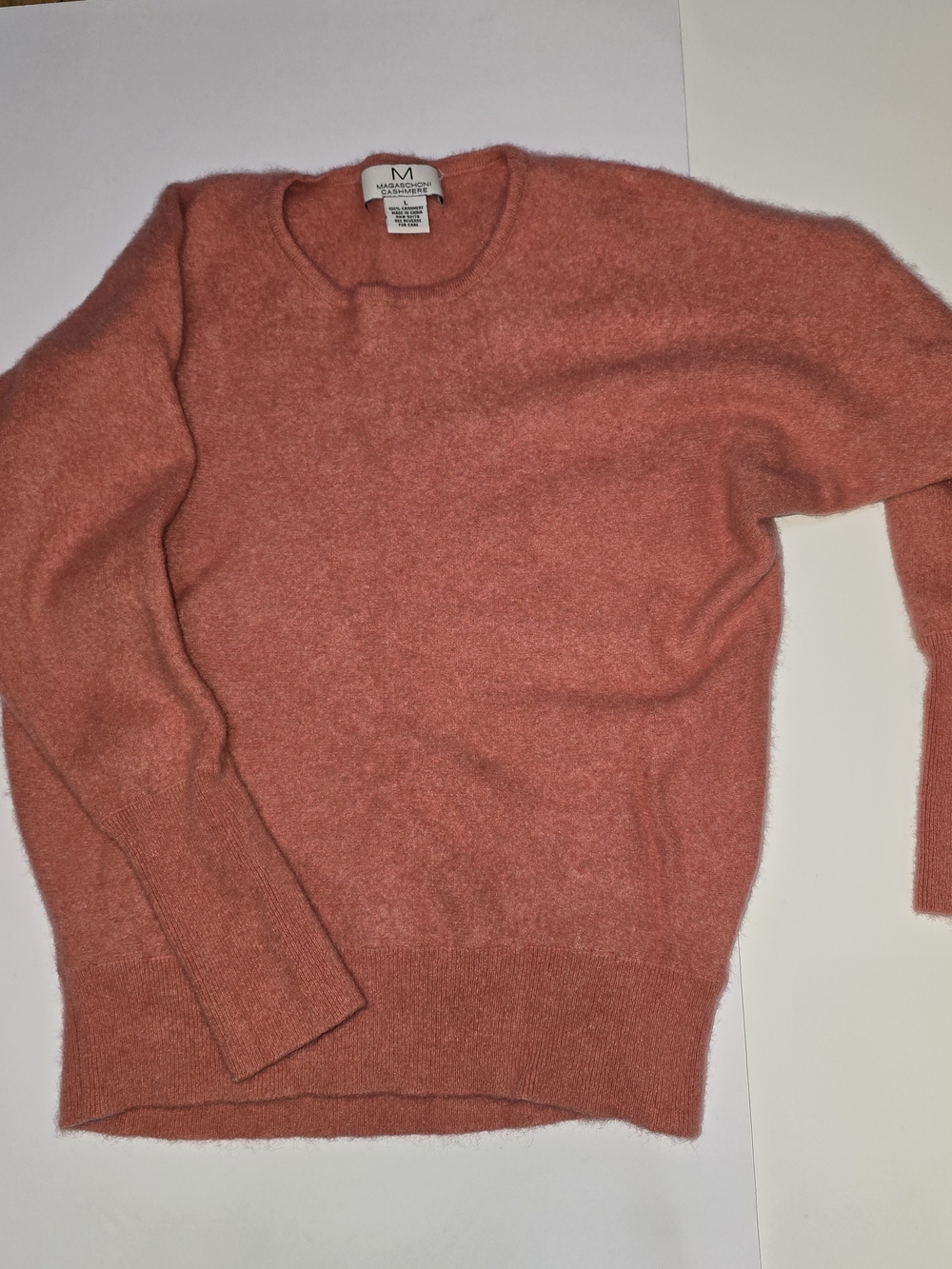 Magaschoni 100% Cashmere Women’s Crewneck Coral-Peach Sweater Size Large